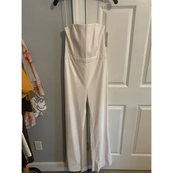 Women's Alice & Olivia Faux Leather Jumpsuit Size 6 White - Picture 7 of 10
